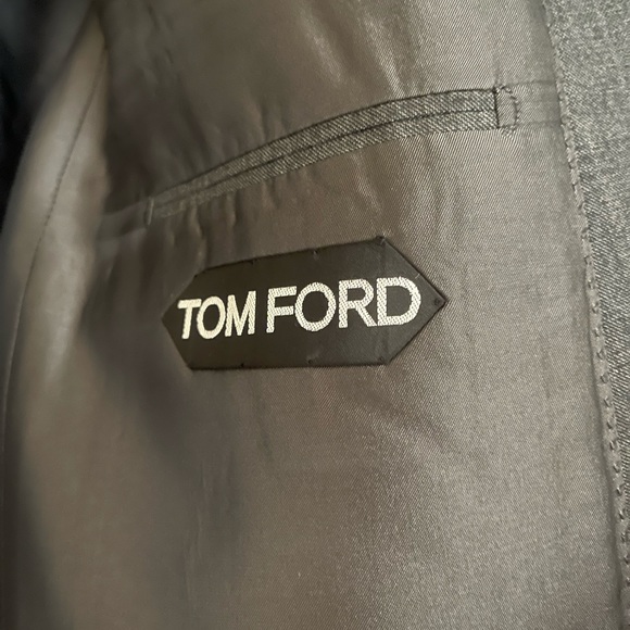 Tom Ford | 100% Authentic | Classic Men’s 56R 3-Piece Wool Suit - Picture 6 of 16